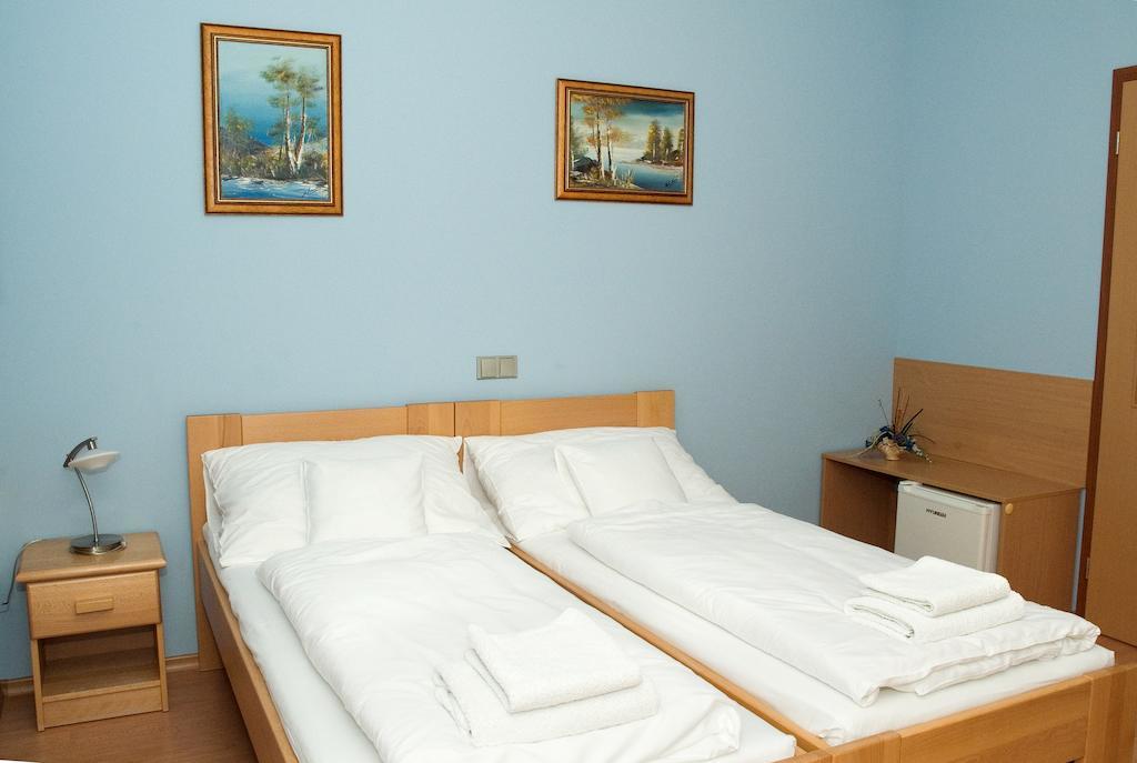 Penzion U Splavu Břeclav Cameră foto