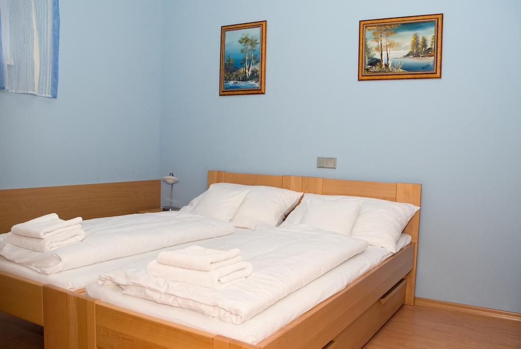 Penzion U Splavu Břeclav Cameră foto