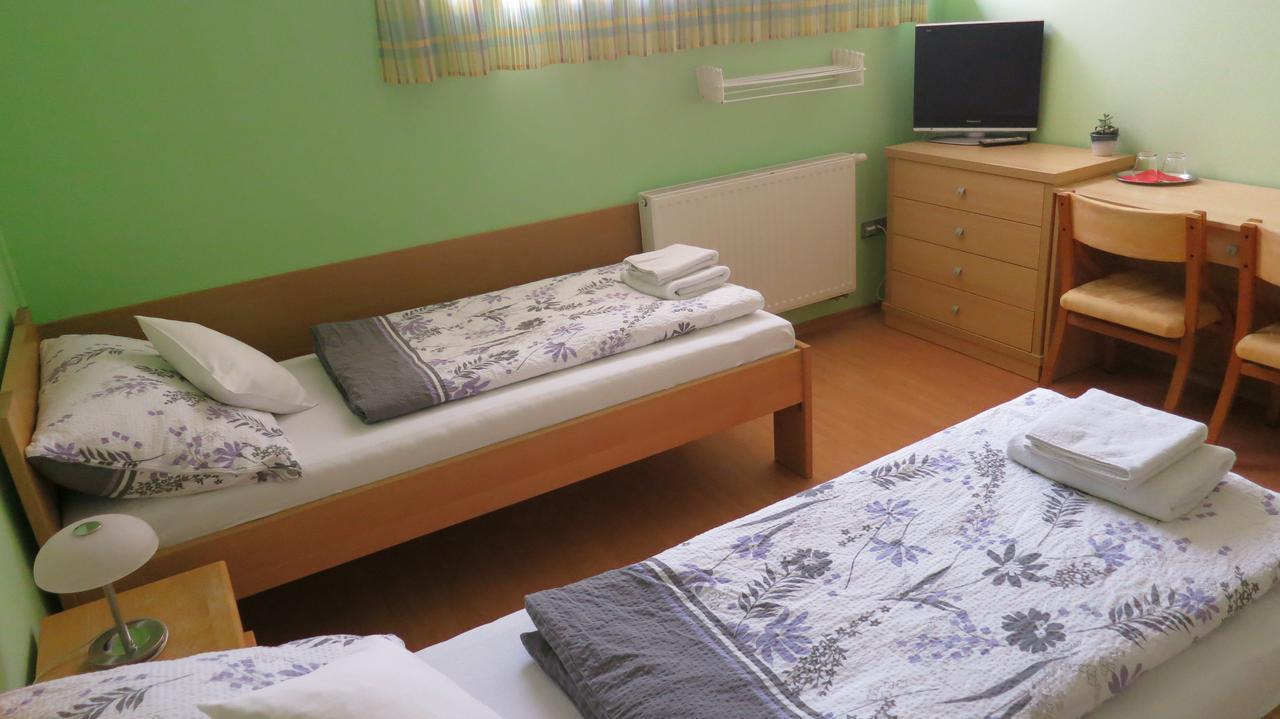 Penzion U Splavu Břeclav Exterior foto