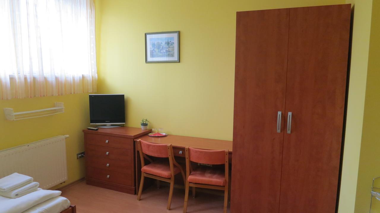 Penzion U Splavu Břeclav Exterior foto
